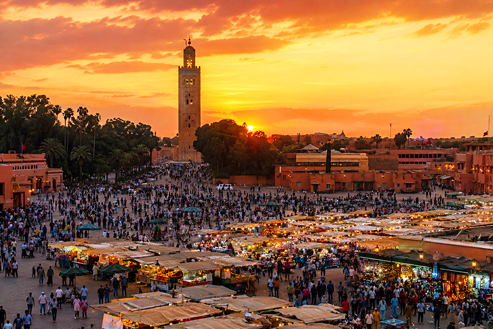 Coucher de soleil sur la place Jemaa el-Fna à Marrakech