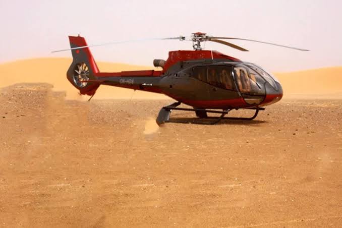 Excursion de luxe en hélicoptère dans le désert de Erg Chabbi